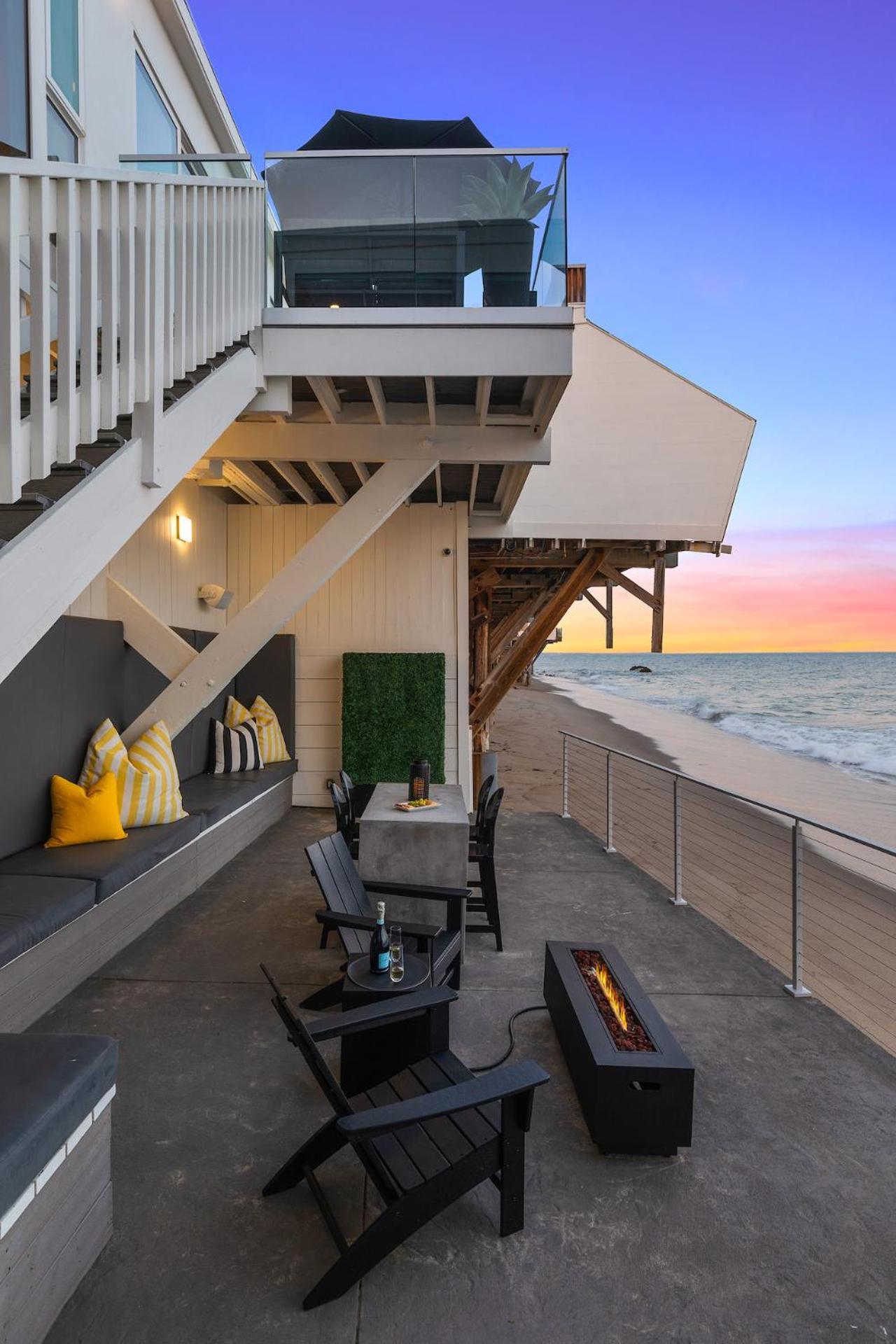 The Malibu 5 - No. 3 - Beachfront 1 Bd W Pvt Balcony Parking Beach Access Apartment Exterior photo