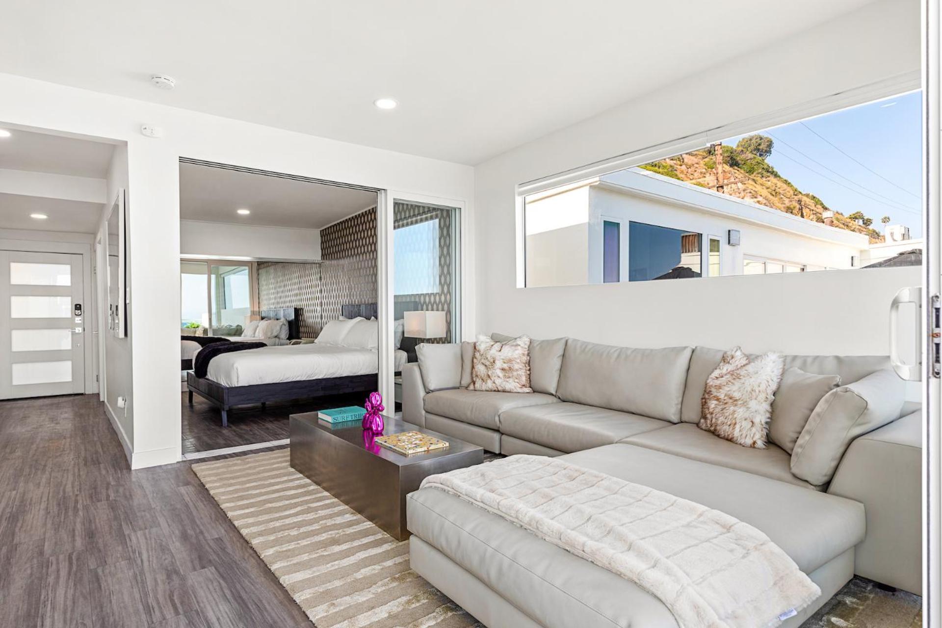 The Malibu 5 - No. 3 - Beachfront 1 Bd W Pvt Balcony Parking Beach Access Apartment Exterior photo